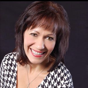 Meet your Posher, Izel